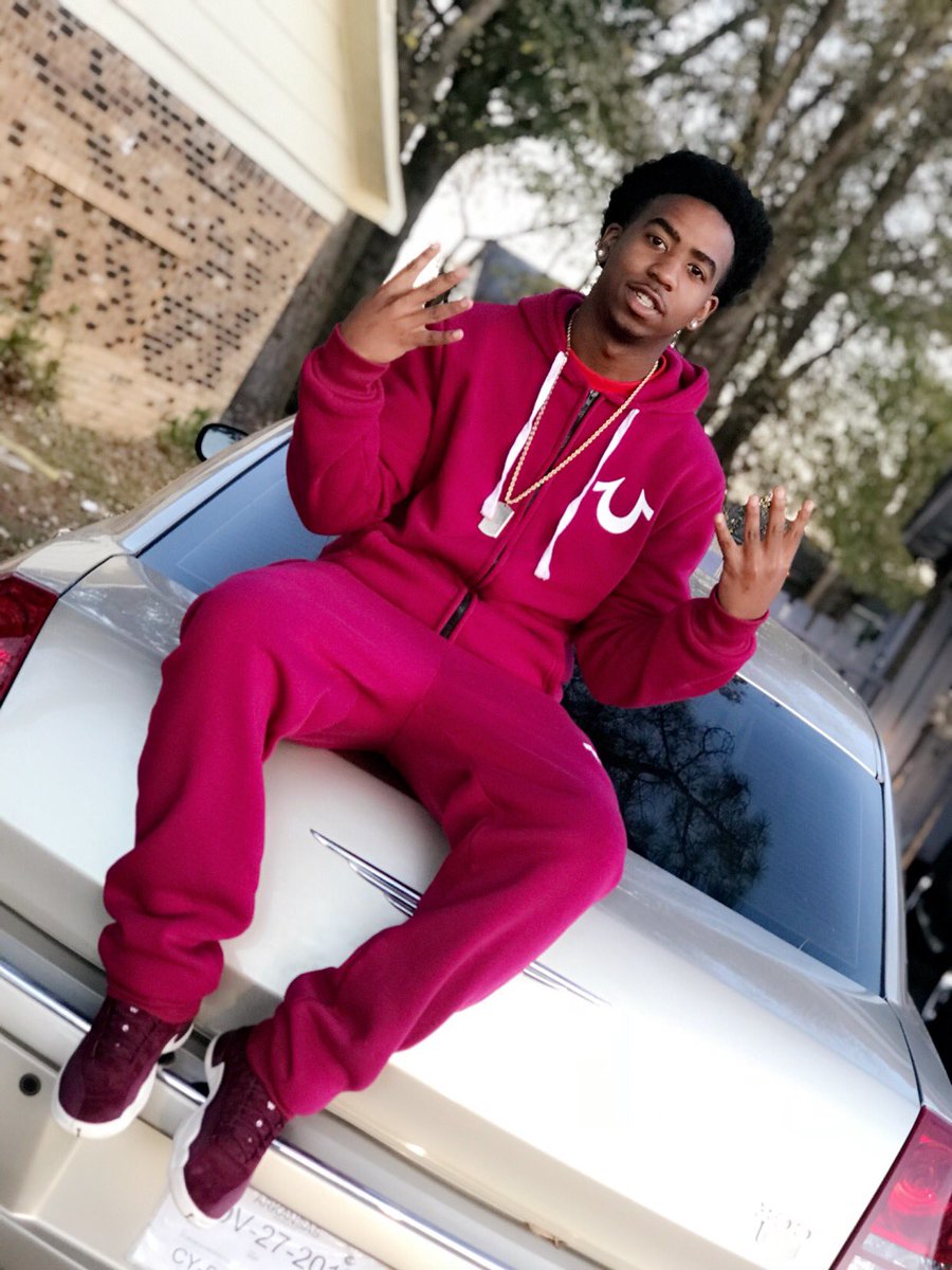 ShunnStackss901's tweet photo. Shoutout To Dem 4โs ๐ #FreeDWest https://t.co/gF50UkQNKZ