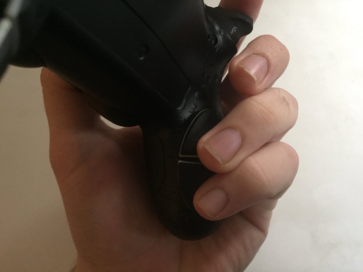 rigglos's tweet photo. At long last—after USPS just straight-up lost the dang thing for a couple days—my #EvilSHIFT has arrived from @EvilControllers! Been playing around in Kingdom Hearts Final Mix and Destiny 2 & it’s so natural to use and easy to remap buttons. Love the optional stick heights, too https://t.co/u9P1WSUusc