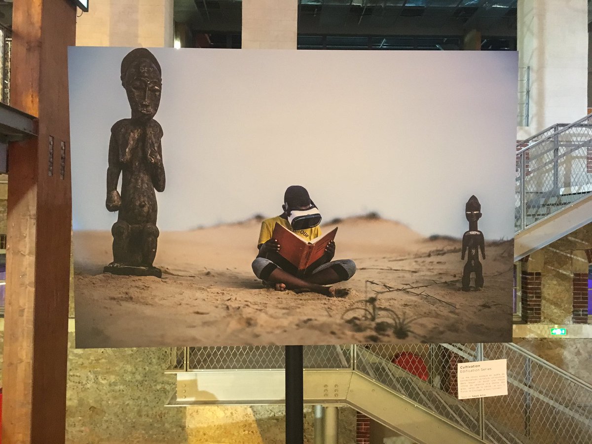 CampusFrance's tweet photo. L'artiste Alun Be faisait honneur à l'art africain en exposant plusieurs de ses travaux réalisés au #Senegal au #forumade. #ade
@CFsenegal https://t.co/rWzv11KuhK