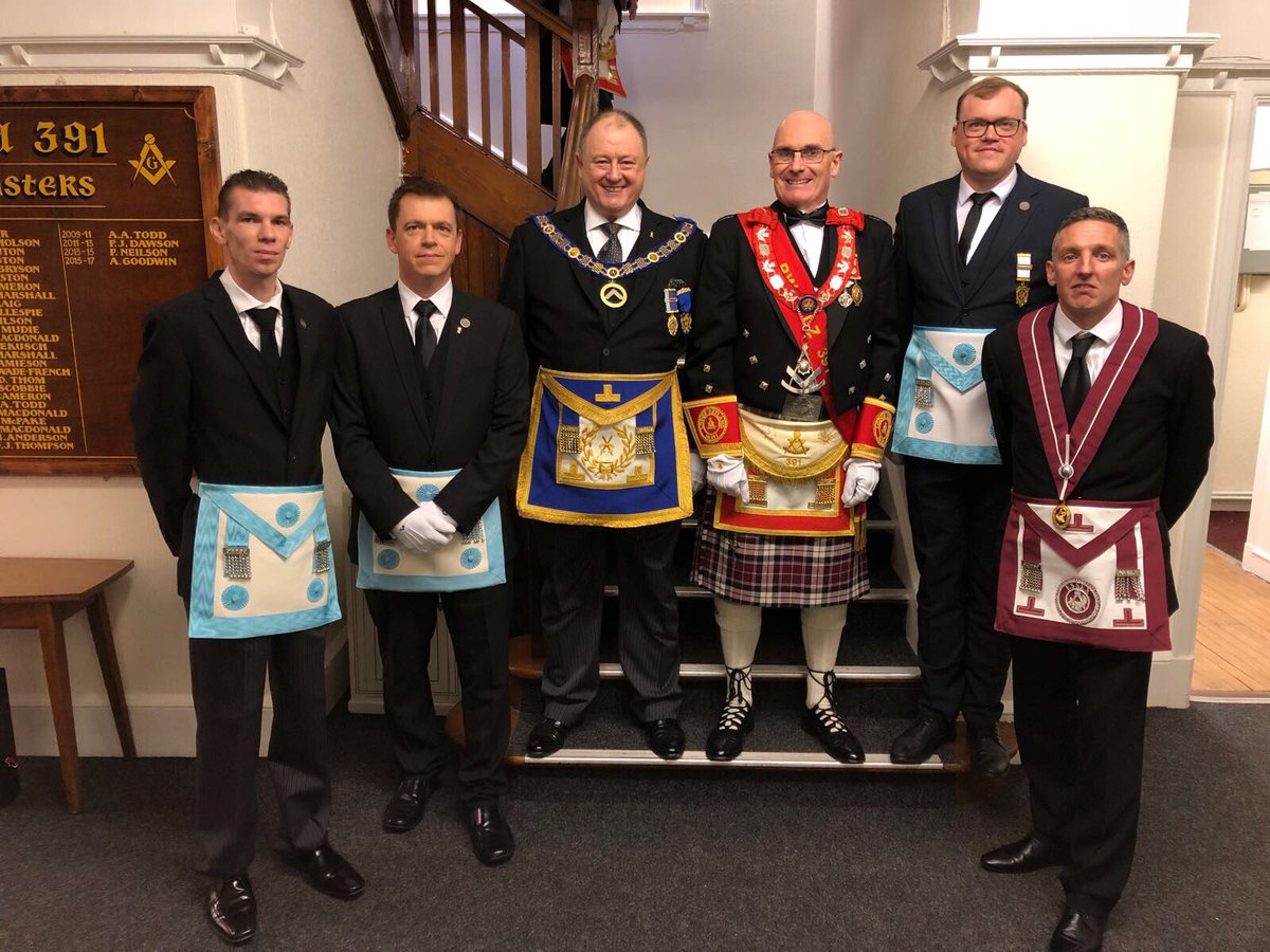 YoungMasonsClub's tweet photo. Essex Cornerstone club members, our President and DepPGM are currently in #Scotland visiting Lodge Zetland 391

What a picture! 

@ScotsMasons @EssexDepPGM @UGLE_GrandLodge @EssexFreemasons https://t.co/MN2FPK4zws
