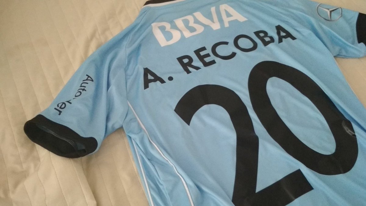 Chino_Recoba20's tweet photo. Hace uno tiempo me dí el gusto de jugar el mundial de fútbol 7 con la @SeleccionUru7 junto a varios amigos. Sorteo la 20 entre aquellos que hagan RT 🇺🇾 https://t.co/LzQfaPvN6i