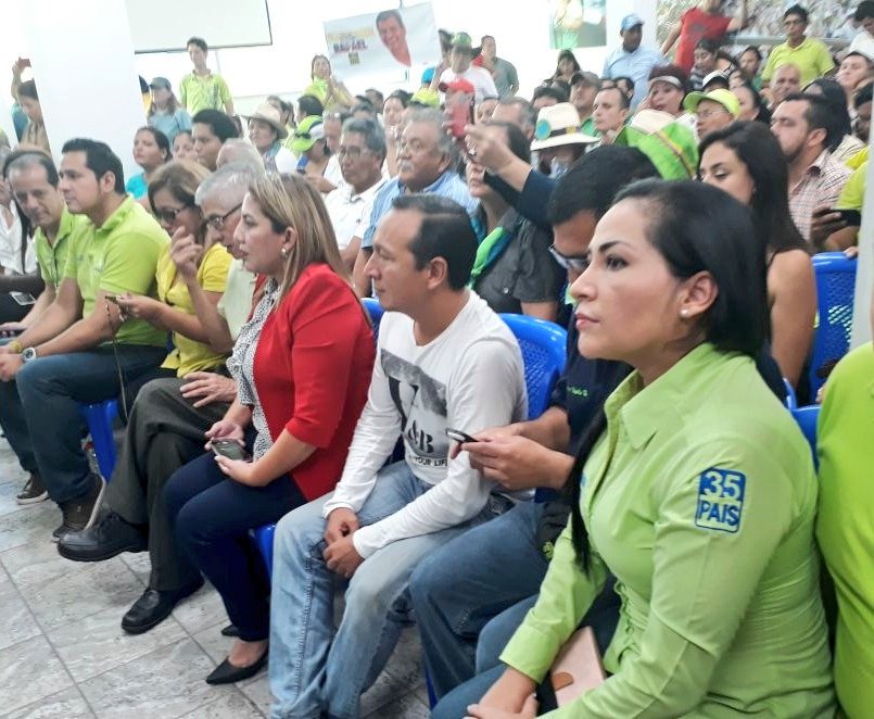 VeroGuevarav's tweet photo. Presentes en el encuentro de militantes y dirigentes con nuestro líder de la Revolución Ciudadana @MashiRafael en la sede de @apguayas. #RafaelElPuebloContigo @GabrielaEsPais @35PAIS https://t.co/Q4FyUc9xA1