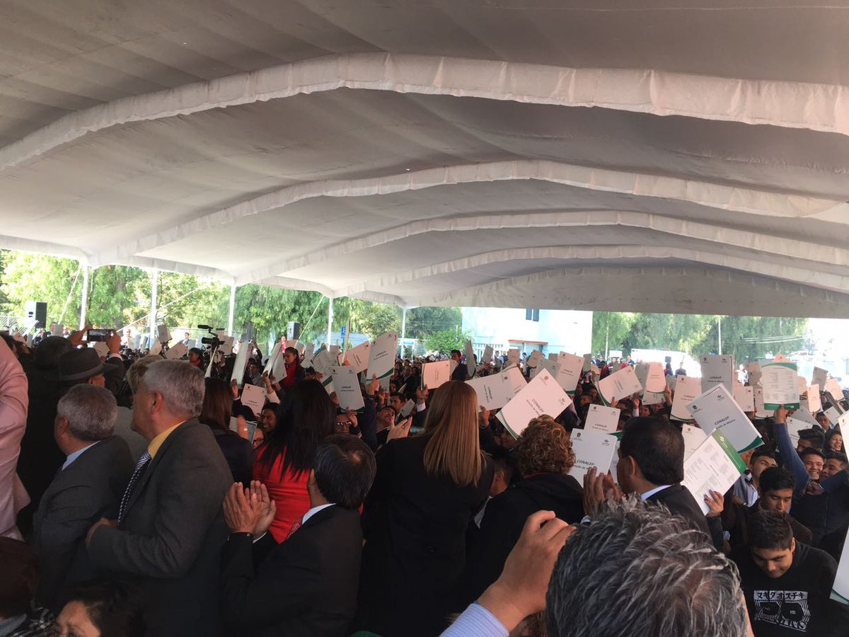 ConalepTlalne2_'s tweet photo. "Aprender haciendo" mediante la praxis en el entorno laboral, hoy concluyen su Educación Dual 33 egresados del plantel @CEM_Tlalne2 @juanjmillanm @Memo_Legorreta @Enrique_MenV @conalepmex #SoyDual https://t.co/2zXQsvpuTJ