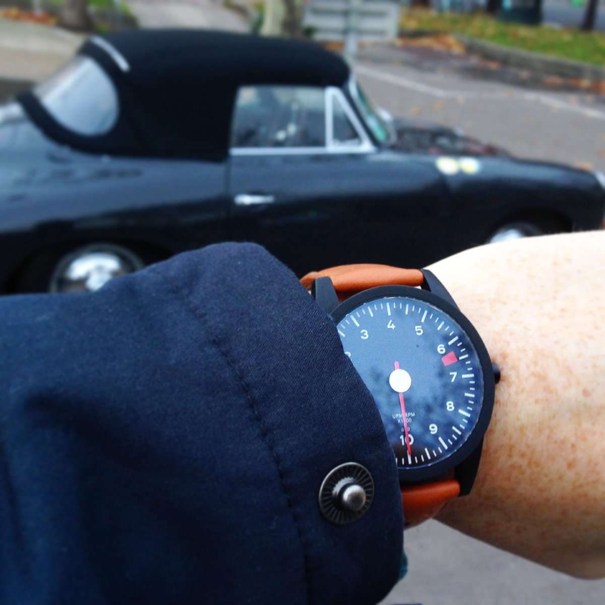 GuardsRedDesign's tweet photo. What you can find on a wintery day in #Paris #RL71 #watch @grd.watch https://t.co/R5sHGYAehI https://t.co/RDTUfUpldf