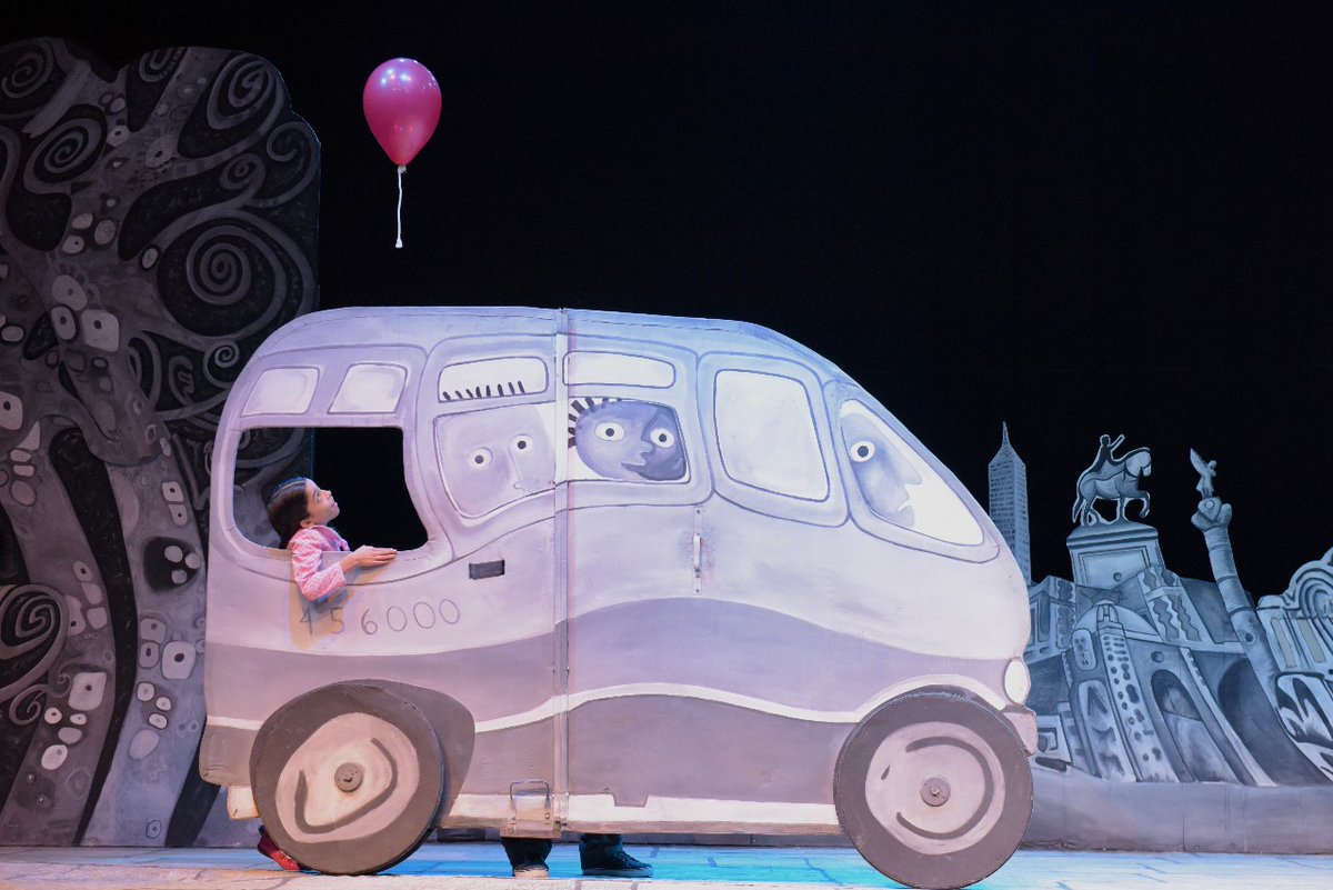 ImperdibleEs's tweet photo. Si fueras a perseguir tus sueños, ¿a dónde irías? #VenAlTeatro 

Ven con tus hij@s a #EmiliaYSuGloboRojo en el @TeatroXola. Domingos 12 y 1:30pm. https://t.co/FoXj1rTgUJ