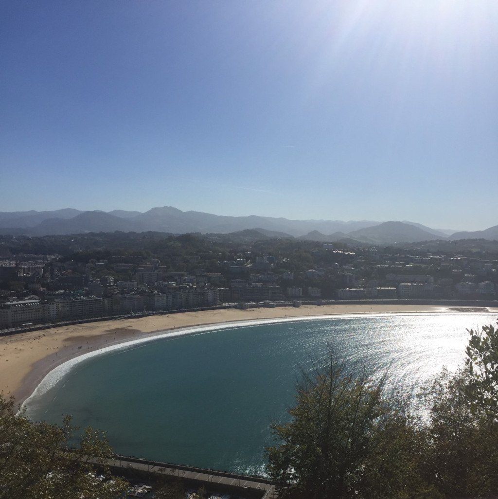 chroniclesofgin's tweet photo. Incredible San Sebastian https://t.co/xXcCXc1Cll https://t.co/Zzj9QvmptF