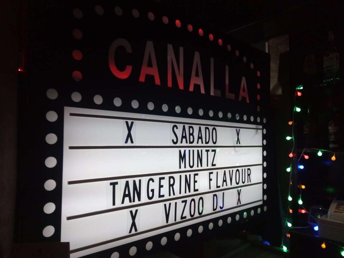 Musincronizados's tweet photo. Hoy nos ponemos nostálgicos y recordamos la noche con @TangerineFlav y @muntzband en @canallabargetaf. Y esta noche TF estará junto a @DeneaBand en @salaelchicofeo  #nofaltes
https://t.co/ntytPpjIi0 https://t.co/GTBmFJVm5s