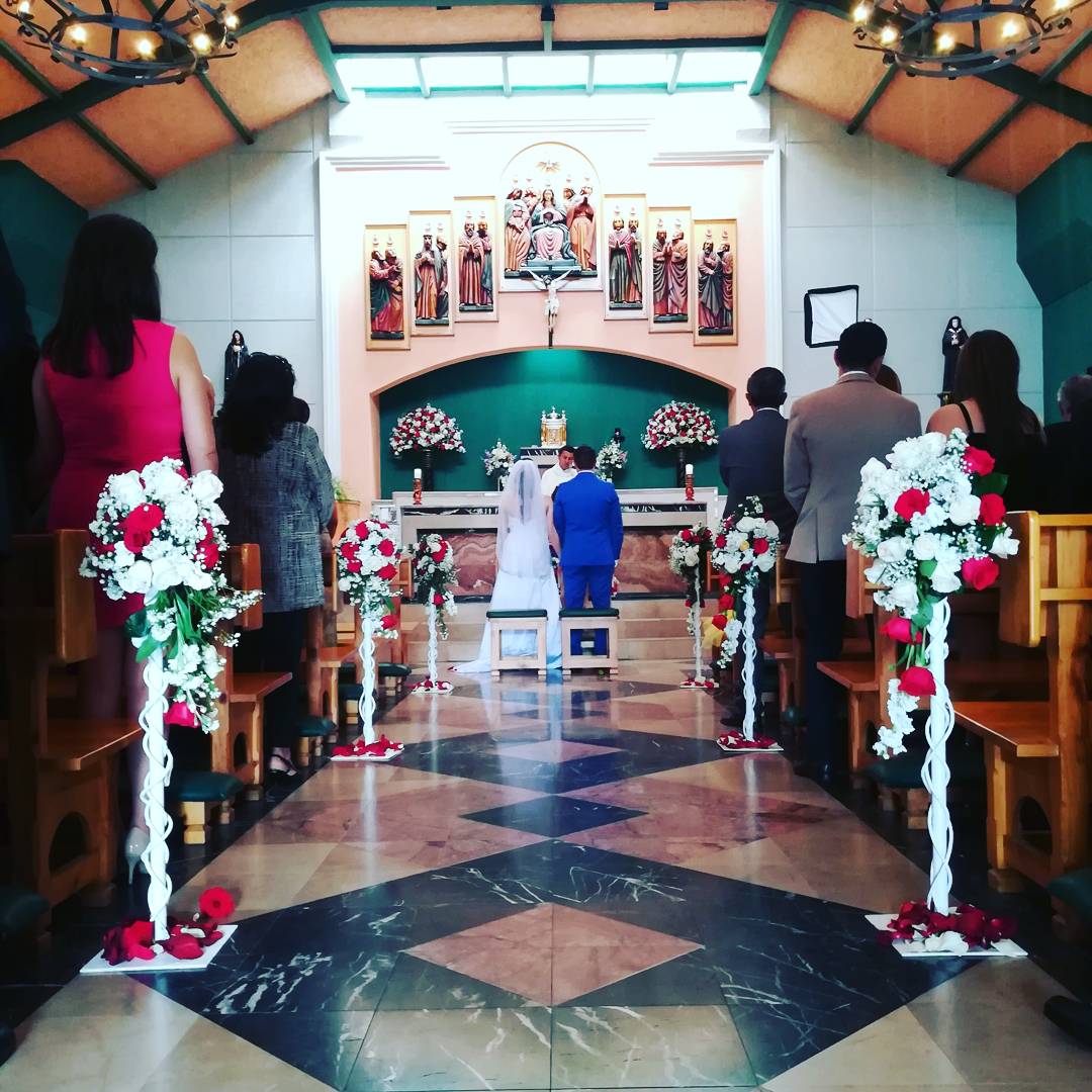 animadoresec's tweet photo. Momentos de una boda #TortaNovios #Matrimonio #Boda #Eventos #MaestroDeCeremonias #Animador #Quito #Elegancia #Felicidad #Momentos #MomentoEspecial #Festejo #Diversión #Organización #Novia #Novio #wedding #weddingdress #IdeasBoda #WeddingDay #WeddingIdeas #Weddingring #BodasQuito https://t.co/M9Y7PJqHwM