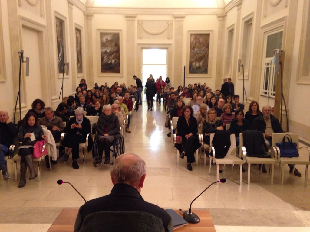 feltrinellied's tweet photo. Bellissimo pubblico con @Erriders a Lecce #ConvittoPalmieri https://t.co/H5vtdsjoGW