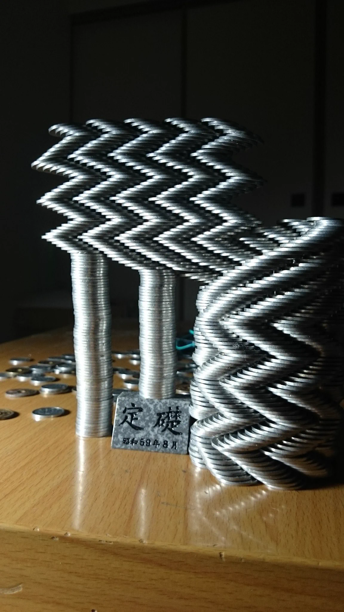 １円玉だけでこんなに芸術的な作品ができるなんてすごいｗｗｗ