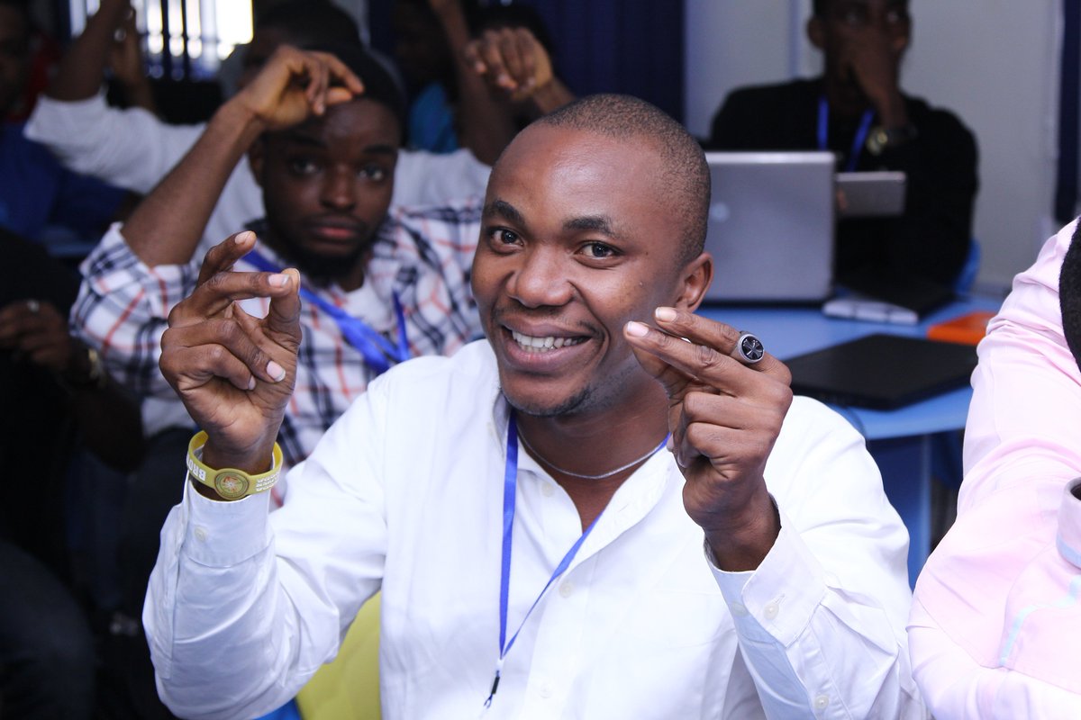 SwUyoNg's tweet photo. When an idea sweeps u off ......😯😯😯 @nextdeegit @thompson_nsikak @ChristianEkene4 @emeka_nwakaudu   #SwUyo #tgsw2017   
Photo Cr: Caleb Johnson https://t.co/iCxxibHfUj