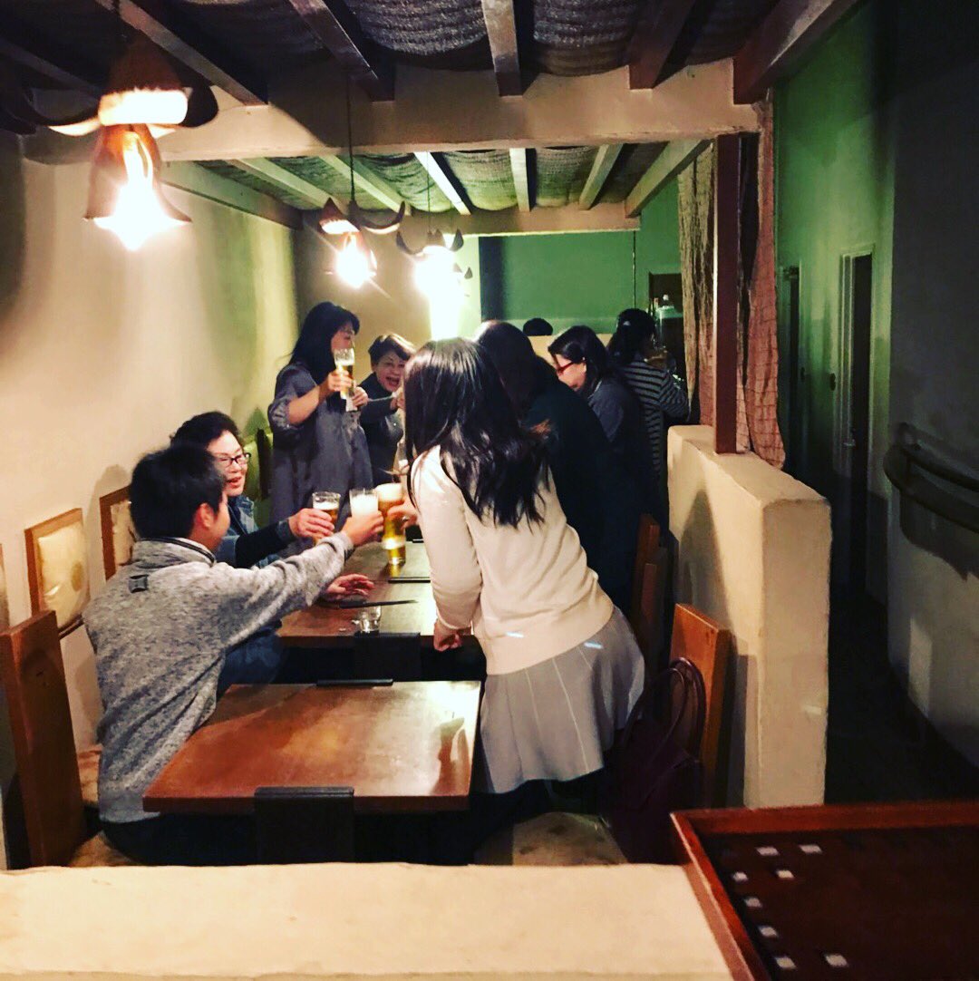 nakamise765's tweet photo. 昨日は鳴子隊の忘年会でした。仲見世はクリスマスのムードが出ていて素敵だったなぁ。
1年間頑張って来たことをみんなでワイワイしながら讃えあえ、いろいろ話して食べてみんな満足でした！次のイベントが楽しみですね！

#イキ粋なかみせ鳴子隊 #沼津よさこい#忘年会#仲見世商店街 #メンバー募集中 https://t.co/74Q5RP1JN4
