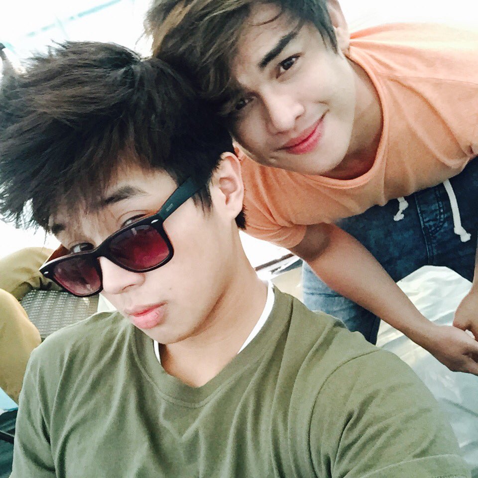 mjcayabyab6's tweet photo. Happy birthday buddy. @YourYvesFlores https://t.co/aW4vgg1IpB