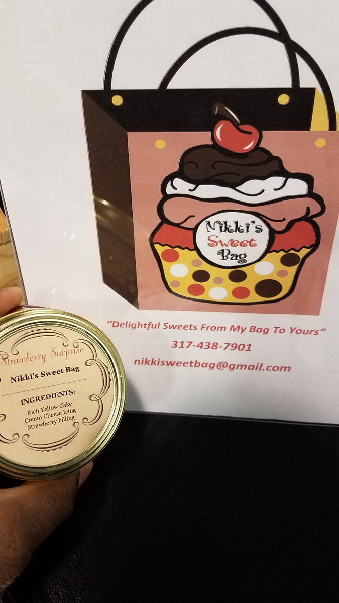 RobRoxVox's tweet photo. Miss Anitra Davis & Nikki's Sweet Bag at the #BasileOperaCenter for #SmallBusinessSaturday!!
#WMSBM
#ShopLocalSaturday
#shoplocal
#shopsmallsaturday
#shopsmall
#theresalsoREDVELVET https://t.co/FQH1dupn7c
