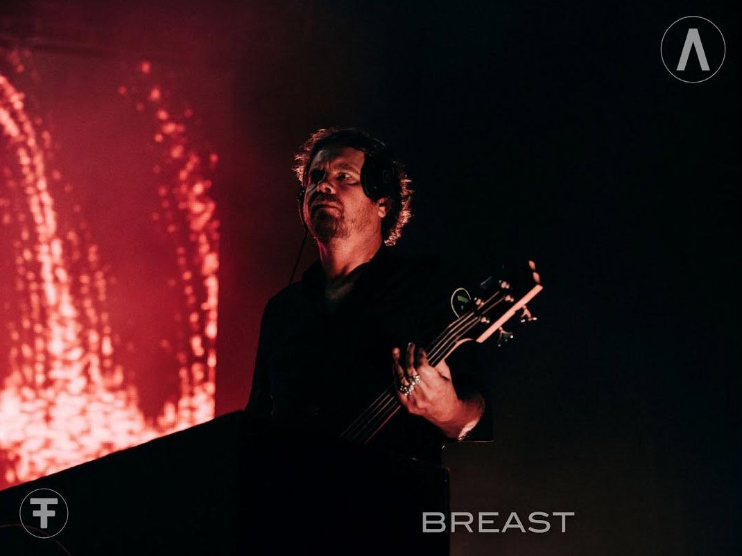 UporolGroup's tweet photo. That feeling when you realize you're playing in BRE(A)ST @archiveofficial #archiveofficial #archiveband #DannyGriffiths #SpellingError #titsofsoul #ัะธัะธะดััะธ #UporolPhoto #Uporol https://t.co/VFdmfyftn7