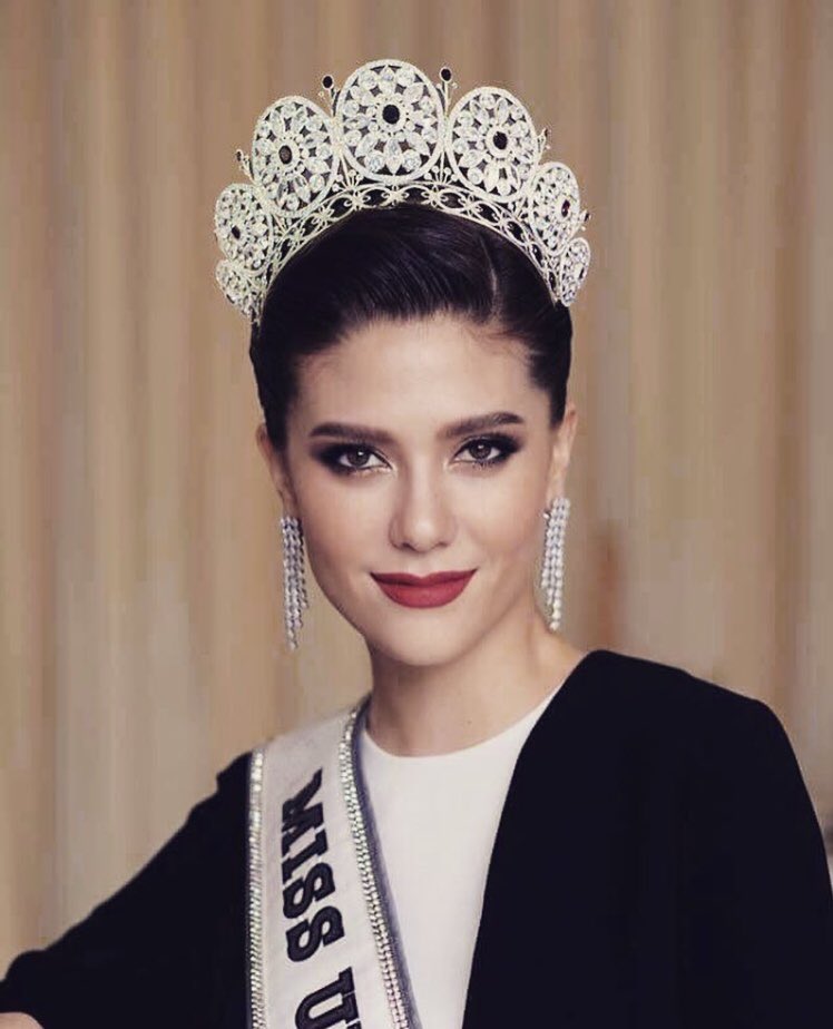 JakkritTomTom's tweet photo. สวยสมมงที่แท้ #MissUniverse #Thailand https://t.co/qEpgE5VJj0