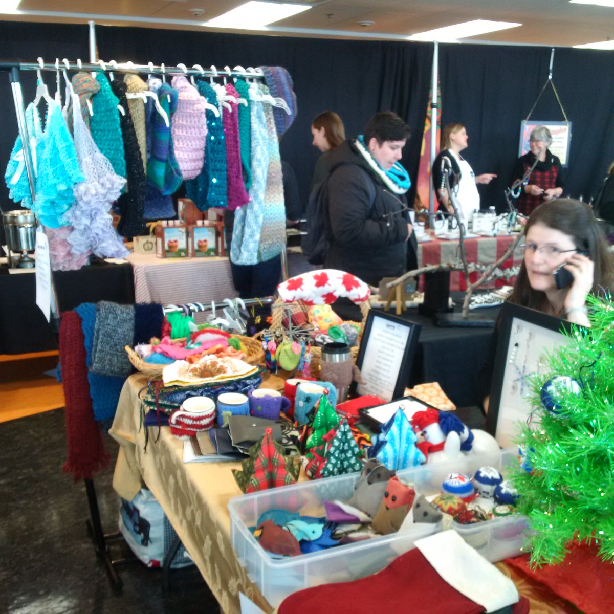 SacDurham's tweet photo. @LvngRmArt @SacDurham we're here until 4pm! Come and see what you're missing - Trent U- Durham location https://t.co/9MF8kULXTb