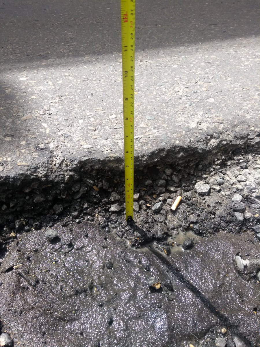 carrillomora's tweet photo. @idubogota saludo cordial, hueco bastante peligroso en la Calle 53 Sur con Carrera 11. Ayuda por favor para evitar fatalidad. Causante de varias caidas de motociclistas. https://t.co/7m567NOCAJ