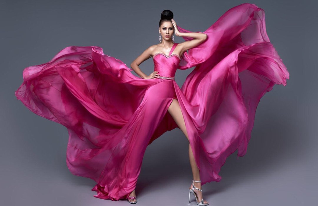 PeriSyantik's tweet photo. Vote for #MissUniverse #Indonesia
Guys... Please retweet https://t.co/Ij9rJIW92K