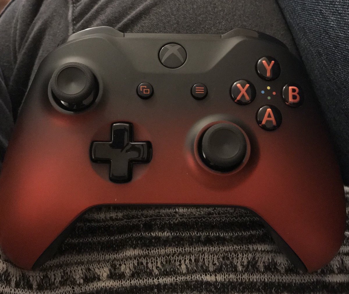 BadLichesOnly's tweet photo. Loooook what I got today!!!! Goodbye sticky Y button I spilled coffee on, goodbye broken left trigger 🎮😍 #XboxOne #volcanoshadow https://t.co/4XEasznWDQ