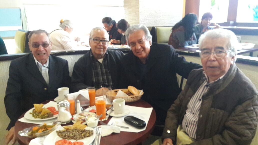 polodelara's tweet photo. Un gusto Festejar a mi Padrino #MauroGonzalezRivera Maestro del Periodismo #GSanchezAndraca y #GilbertoCruz @factor_radio @LlegolaHoraPueb https://t.co/7xzapt4Doh