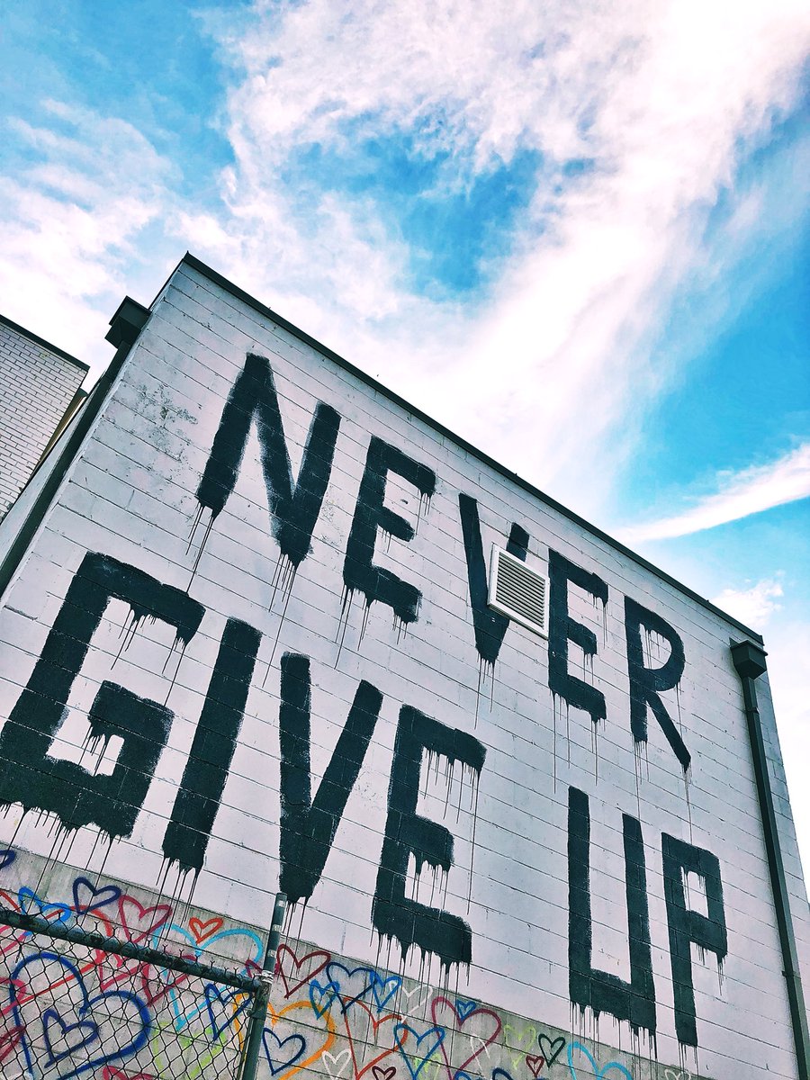 PodMakingWaves's tweet image. I love this wall at Union Market in DC. Great food by the way... Anyway, there are always blue skies around the corner. If you give up now, you won’t experience them! 

#NeverGiveUp #WashingtonDC #UnionMarket #Podcast #MakingWaves #WallMural #StreetPhotography #Motivation