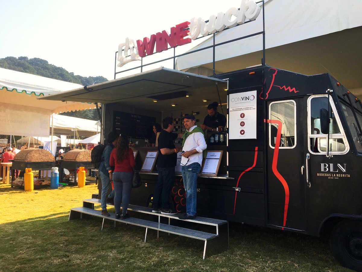 ConvinoMx's tweet photo. Una postal de nuestro amigo @GastronautaDF del Wine Truck presente en @LaVendimiaMex ¿Ya nos visitaron? #LaVendimiaMex https://t.co/BubKKwcSX6