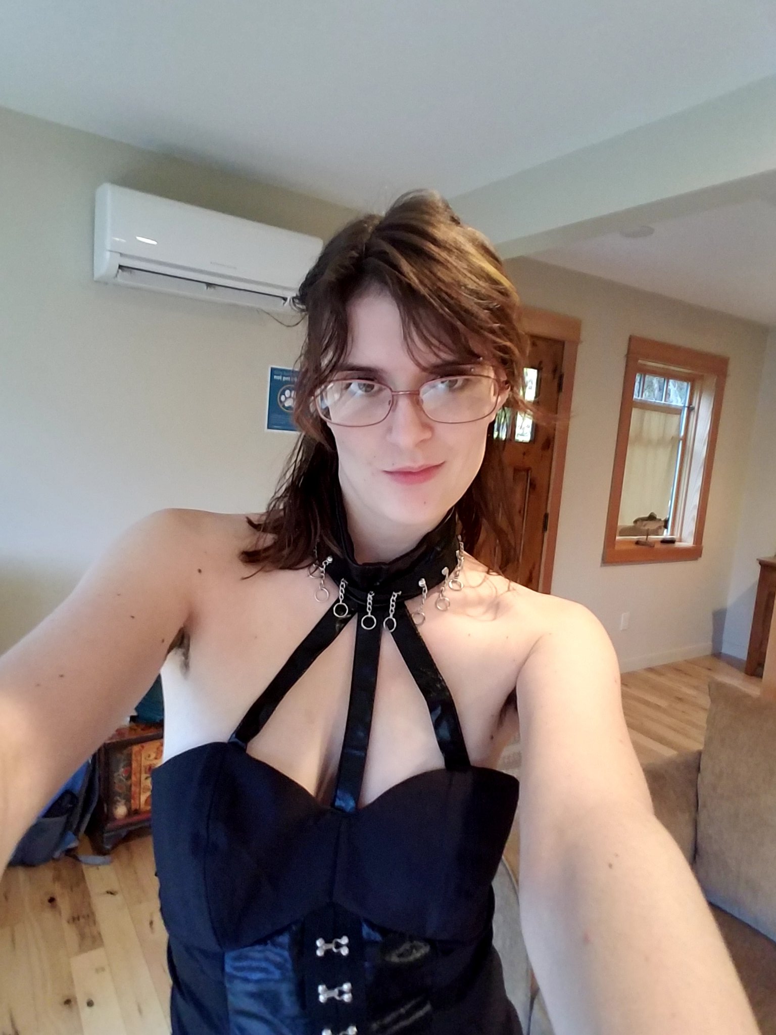3 pic. Lol my tits and my ass have opposite problems in this dress. https://t.co/KmzaFqpEgD