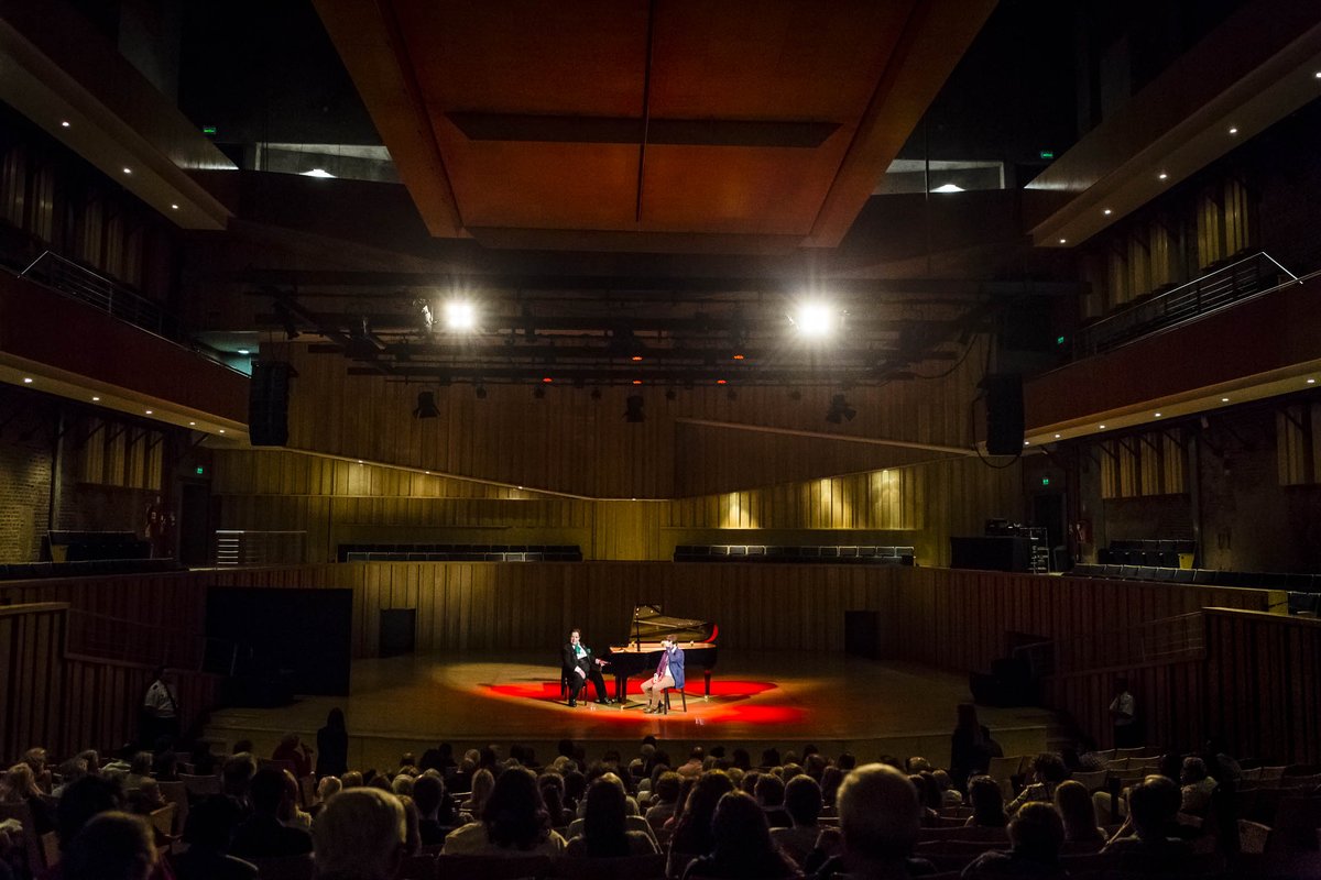 UsinadelArte's tweet photo. ¡Gran noche de música clásica en la #UsinaDelArte! Bruno Gelber, uno de los concertistas de piano más importantes de la Argentina, se presentó en el #Auditorio con un repertorio que incluyó obras de Beethoven y Chopin. Luego dialogó con Eugenio Monjeau sobre su vida y obra https://t.co/vHrKqQ0Kzs