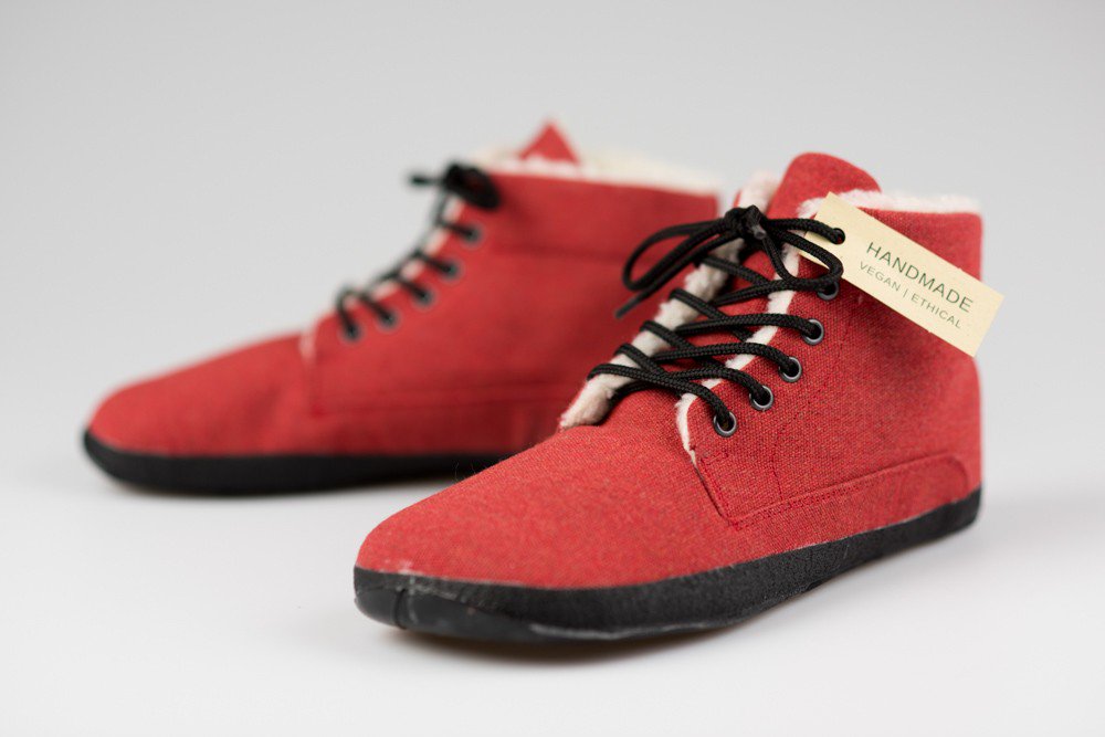 barfussshop's tweet photo. Jetzt kann der #Winter aber wirklich kommen! https://t.co/1R3GFypKKm
@VIVOBAREFOOT_DE @VIVOBAREFOOT #solerunner #ahinsashoes #ahinsa https://t.co/IAD8E8gNYU