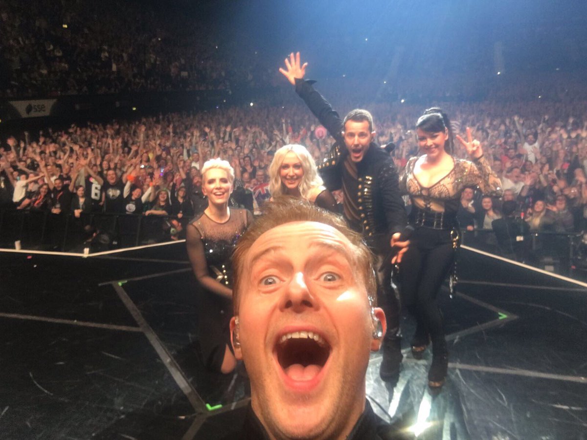 That truly was the most incredible Saturday night @ssearena Wembley! London absolutely knows how to #PartyOnTheDancefloor. Bringing our little ones on stage made it all extra special 😍😍😍