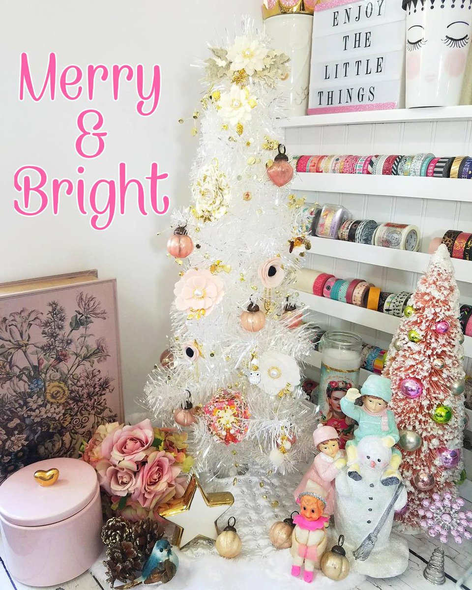 artandwhimsy's tweet photo. β©Deck the halls with #FirandYew Fa-La-La-La-La-La-La-La-La!β© #plannergirl #planner #planneraddict #ChristmasTree #christmasplanner https://t.co/kZyNeedhi3