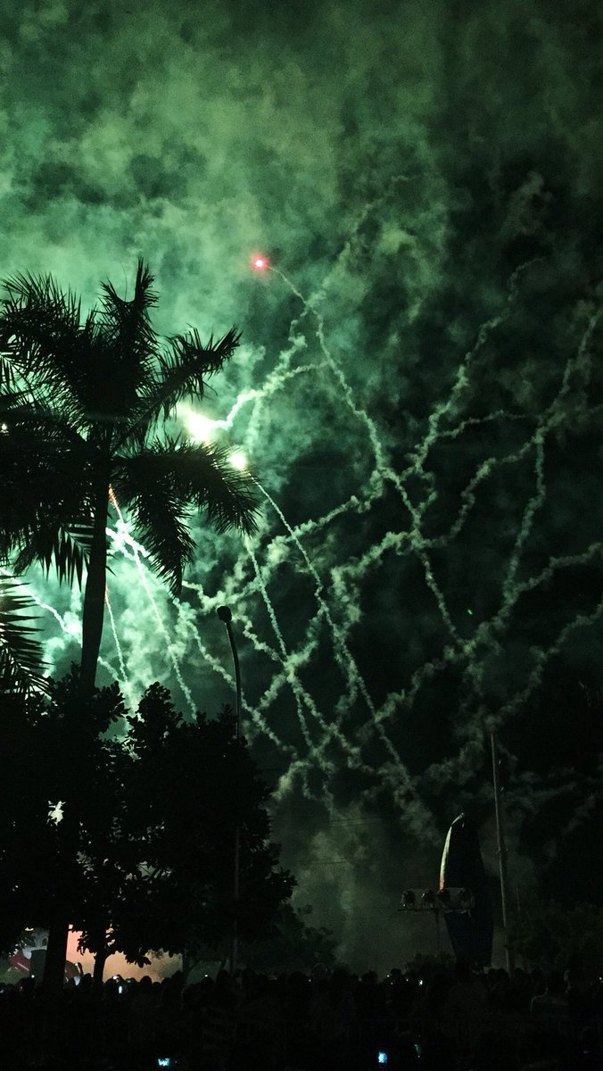 acasoaaron's tweet image. Magical night at SM Clark. #pyrofest #fireworks