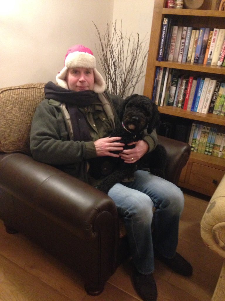MikePannett's tweet photo. @NormanBrennan @OscarRomeo1268 @DC_ARVSgt @Hippo_Rugby @ConstableChaos Duvets ?? Togs ?? No idea what your talking about Norman...What we've got up North is sheets Norm, and PLENTY of them. That heavy in fact you can hardly roll over. Of course warm hats, coats, scarfs and furry dogs to keep us warm 👍🏻 #WinterUpNorth https://t.co/2xzSN1Zn8v