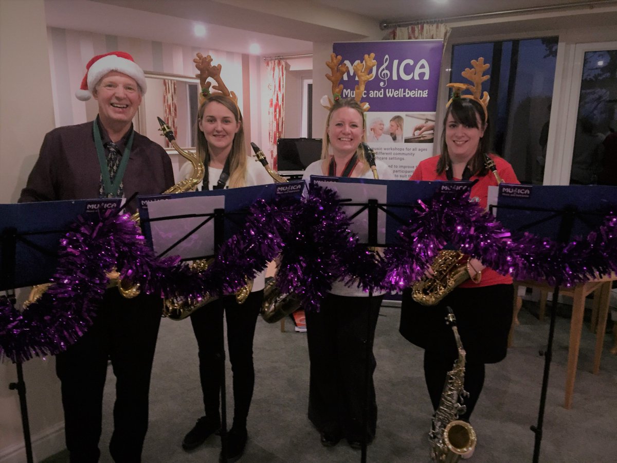 kandsgmusic's tweet photo. 🎶🎅🎄It's beginning to look a lot like #Christmas 🎄🎅🎶 We had a great time playing some #festive tunes for @McCarthyStone's Roswell Court in #Exmouth this afternoon ☃️#ChristmasIsComing #ChristmasMusic #carehomes #tistheseason #hohoho #deckthehalls https://t.co/hL7TnbcIPR
