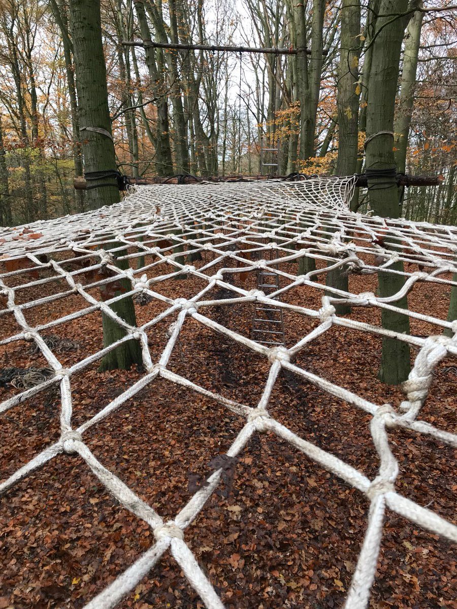 SurvivalBeltrum's tweet image. Weer een mooie bouwdag achter de rug. De nieuwe Vlinderlaan krijgt langzaam aan vorm. Onderdeel vh parcours op de Middellange en Lange run.
#Netje #Balkje #Touwtje
#Survivalrun
#Beltrum
#voorbereiding
Meer foto's: facebook.com/media/set/?set…
