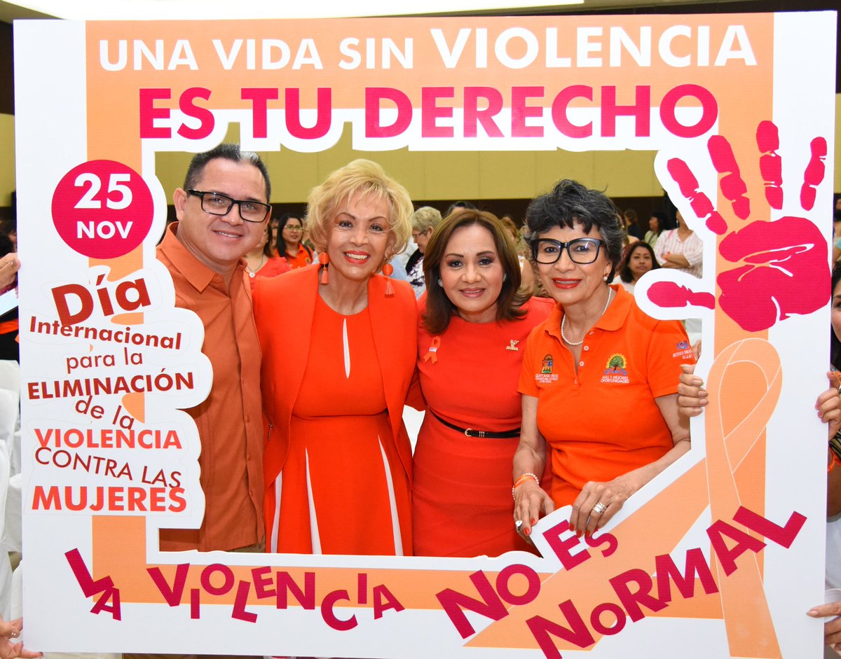 sistemadifopb16's tweet photo. En el marco del Día Internacional de la Eliminación de la Violencia contra las Mujeres, la Sra. Faustina Canul de Torres, Presidenta del Sistema #DIFOPB asistió a la conferencia "Las mujeres también lloran" de Patricia Reyes Espindola organizado por el @IQMujer https://t.co/is5gCBL9Se