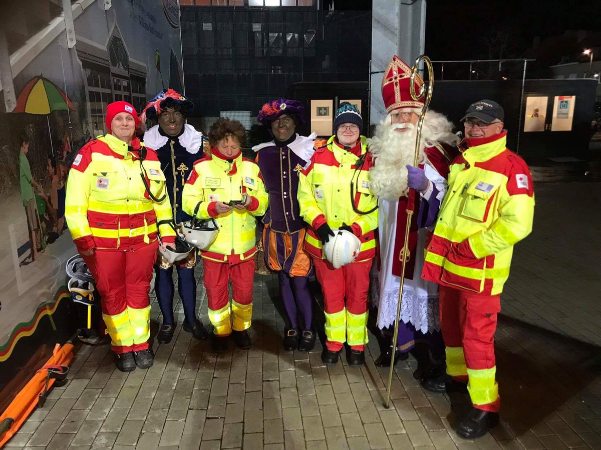 HD_Wvl's tweet photo. @HD_Wvl altijd paraat, 4 kustafdelingen samen met de provincie op de wedstrijd KV Oostende tegen Eupen  @RodeKruisVL https://t.co/Otw91LXMGA