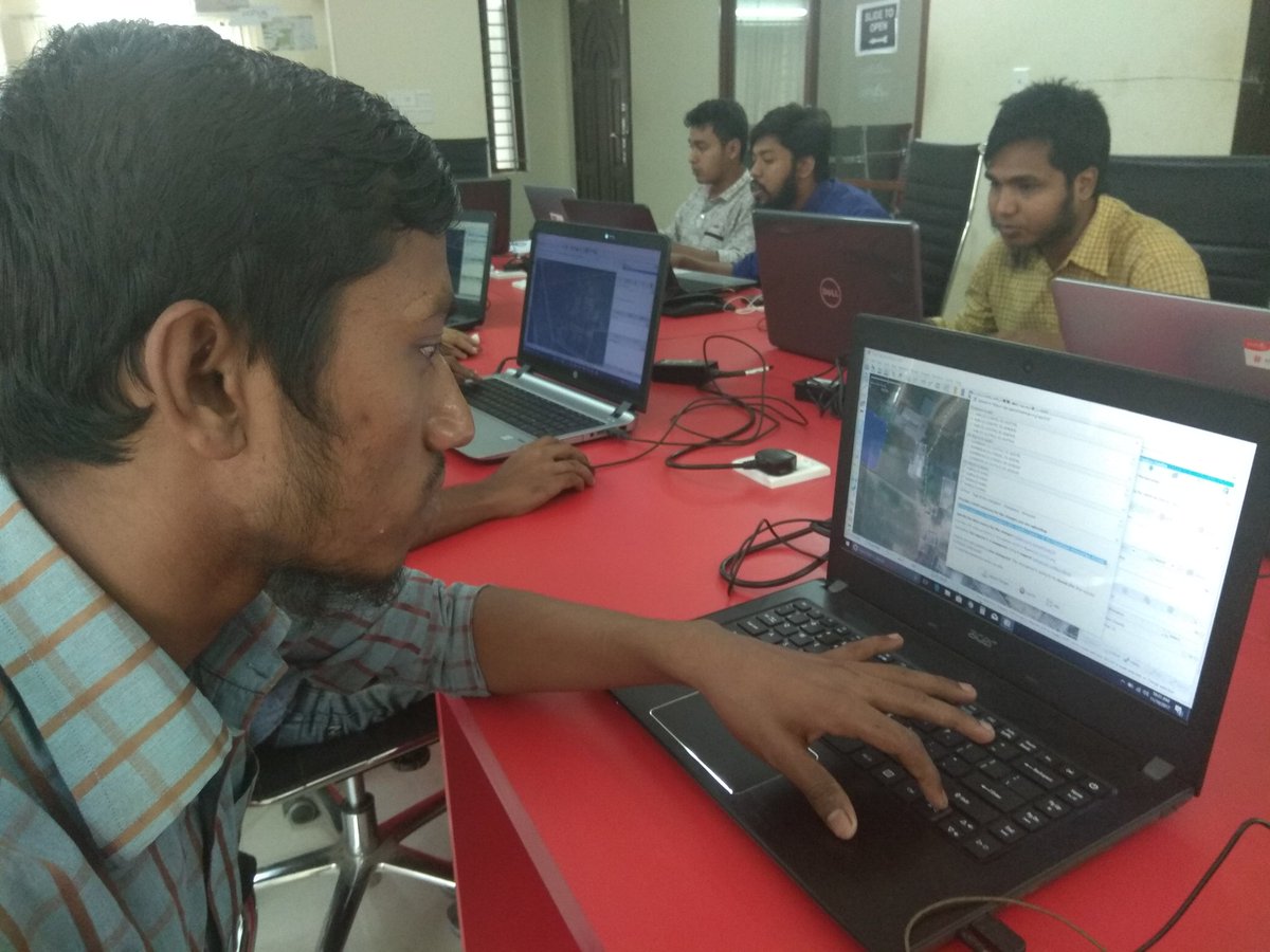 sshariar1991's tweet photo. #GeoWeek2017
#YouthMappersDhakaCollege https://t.co/a7jAKdIm1A