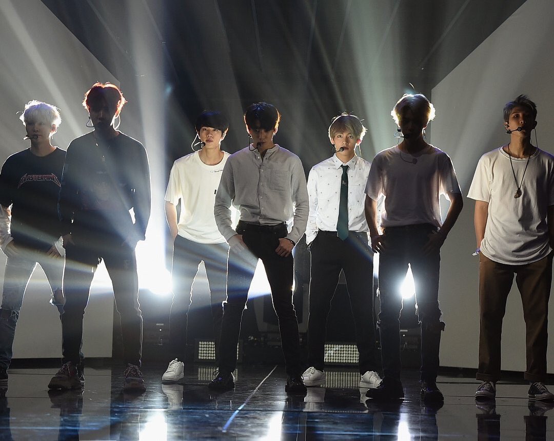 inffiress's tweet image. Замість російськомовних пісень 24\7, давайте щось поцікавіше 🔥🔥#BTSDNAonM1