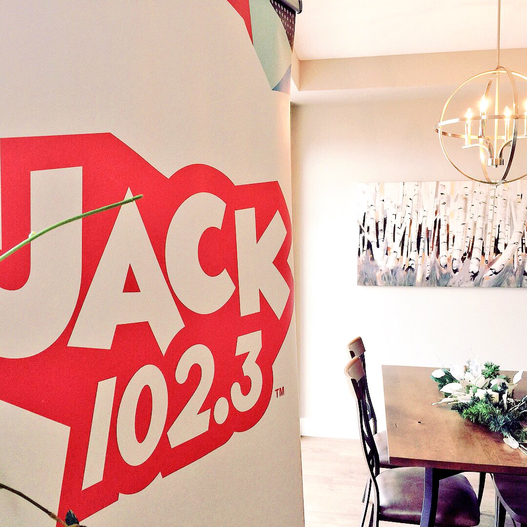JACK1023ldn's tweet photo. Getting into the festive spirit today for the @Habitat_org's #HomeForThe Holidays tour! π https://t.co/vawmkhyNY6