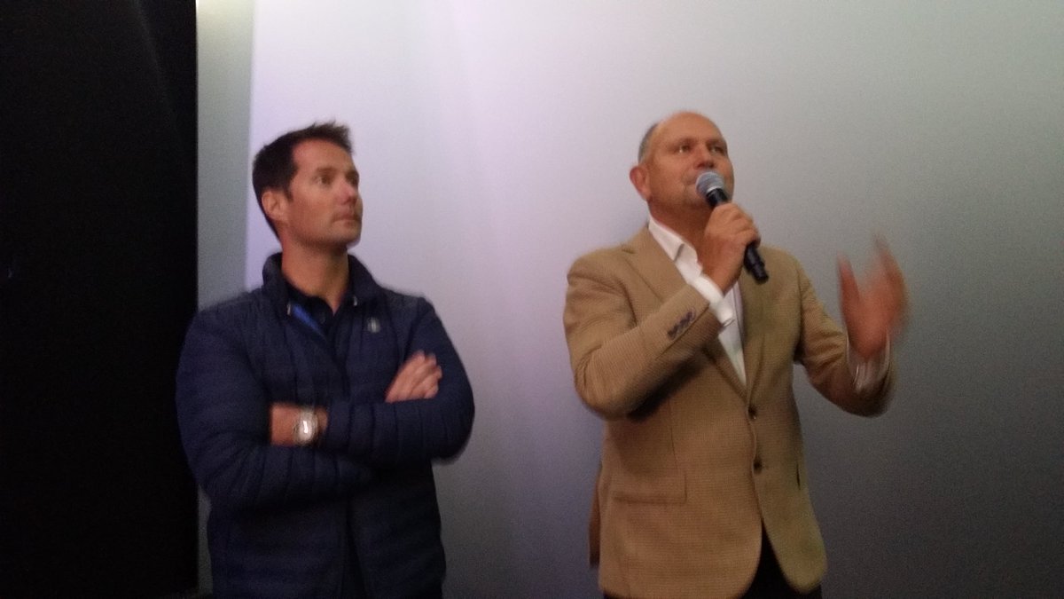 Thomas  Pesquet au futuroscope le 25novembre
Cet homme  est vraiment fantastique . il ressemble à tintin 
et a une capacité d enthousiasme  impressionante