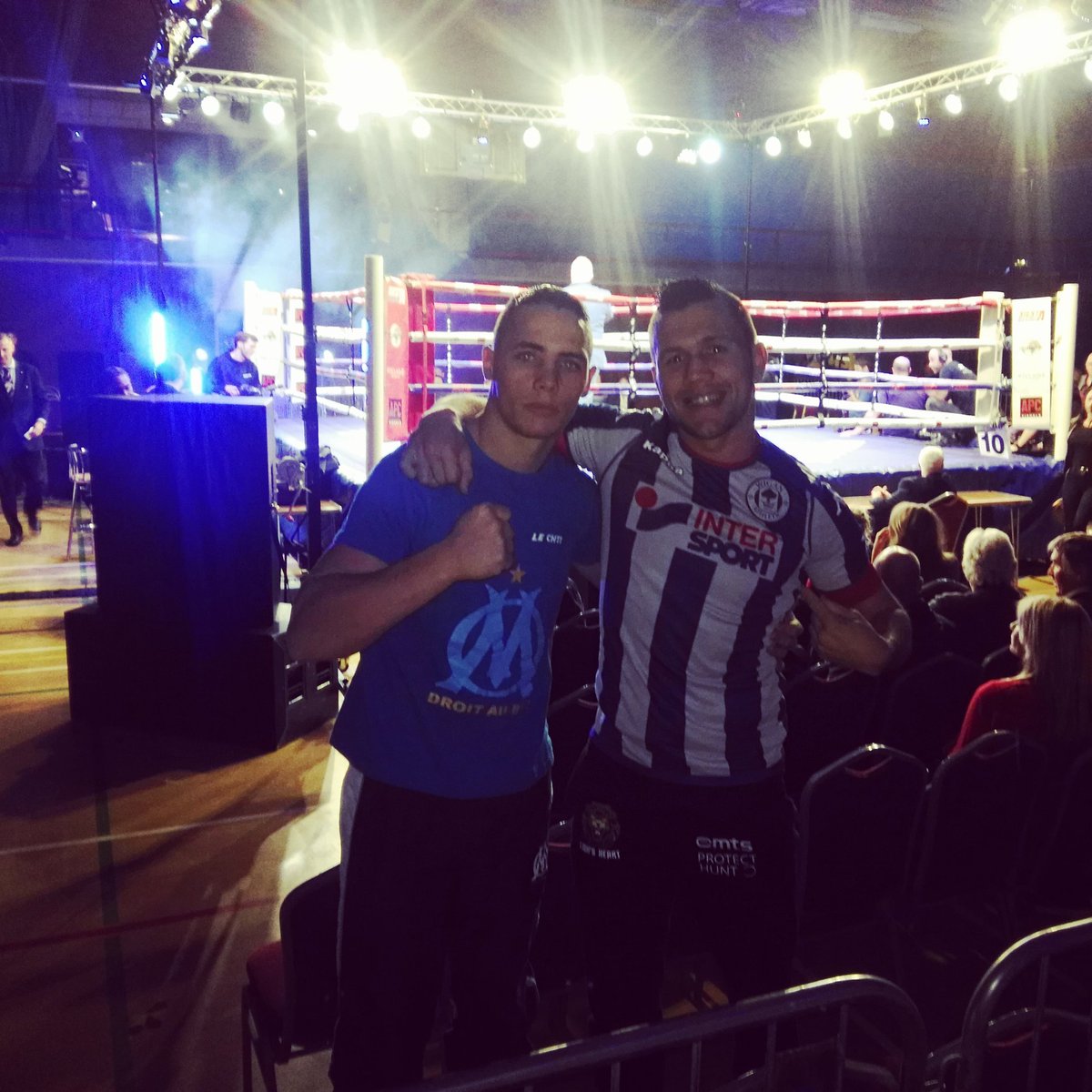 renaldgarrido's tweet photo. Tonight I accompany in Portsmouth my young teacher Dehamnia for his 16th fight. I'm in #Wigam mode for my friend @neilmarsh3 please Portsmouth no problem in Wigam? 😂 😂 https://t.co/00oo6Y2are