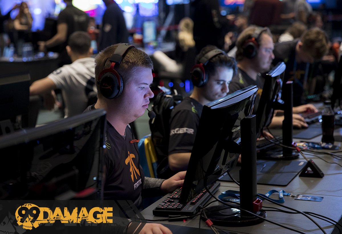 99DAMAGEde's tweet photo. .@FNATIC holt sich de_train mit einem deutlich 16:4.
Damit geht der Mappick der Polen von #AGOGaming an die Schweden.
Ob sie eine Chance auf Mirage haben?
https://t.co/WCdeYXzEdN
#99WESG https://t.co/xIQ7ZhAexV