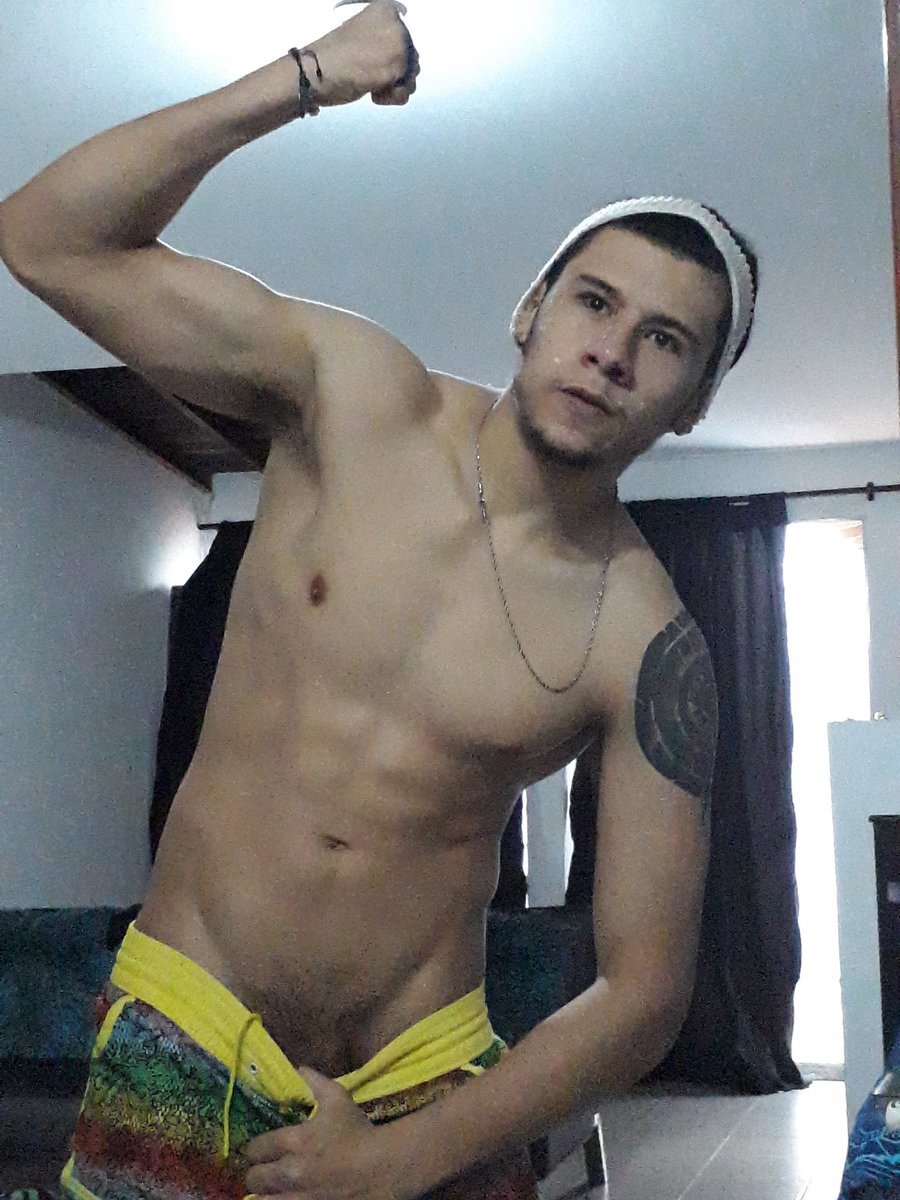 AustinRaynolds's tweet photo. Moments before go online @CamModelsSM @StreamateModels @StreamateFan https://t.co/gGZpOS1JtB