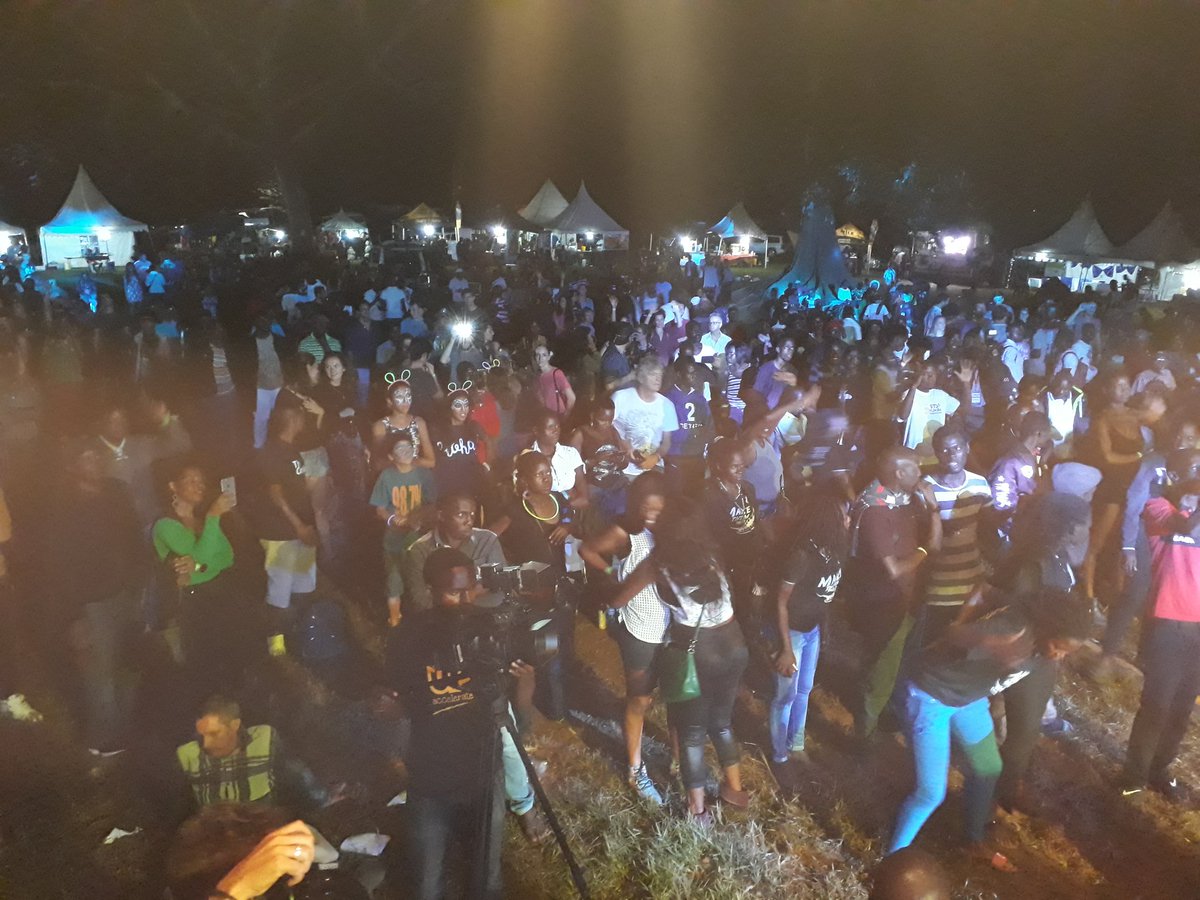 Chano8Mag's tweet photo. LIVE: Check out the crowd at #MilegeMusicFest2017. @MilegeAfroJazz @933kfm @106_1Jazzfm come see https://t.co/XUSXFqJHdk