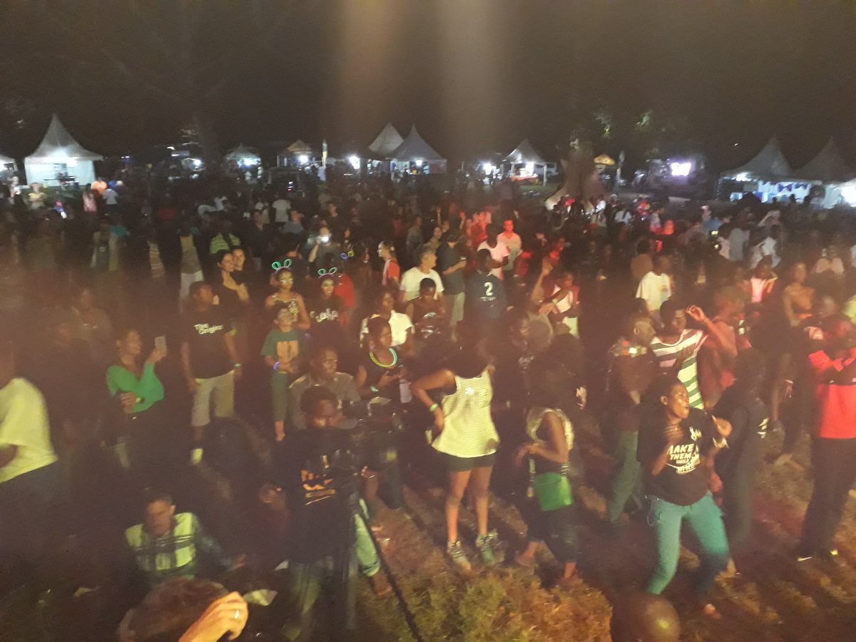 Chano8Mag's tweet photo. LIVE: Check out the crowd at #MilegeMusicFest2017. @MilegeAfroJazz @933kfm @106_1Jazzfm come see https://t.co/XUSXFqJHdk