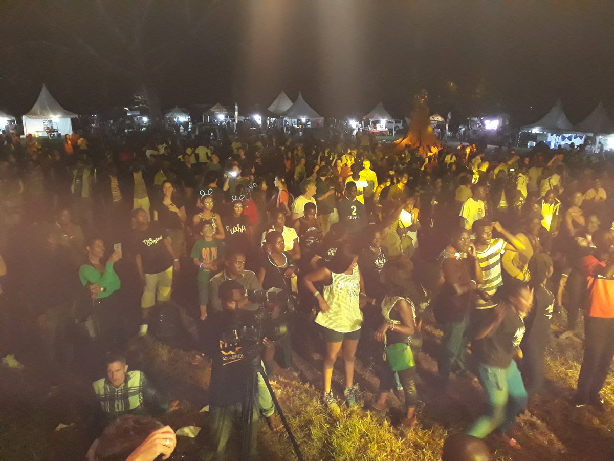Chano8Mag's tweet photo. LIVE: Check out the crowd at #MilegeMusicFest2017. @MilegeAfroJazz @933kfm @106_1Jazzfm come see https://t.co/XUSXFqJHdk