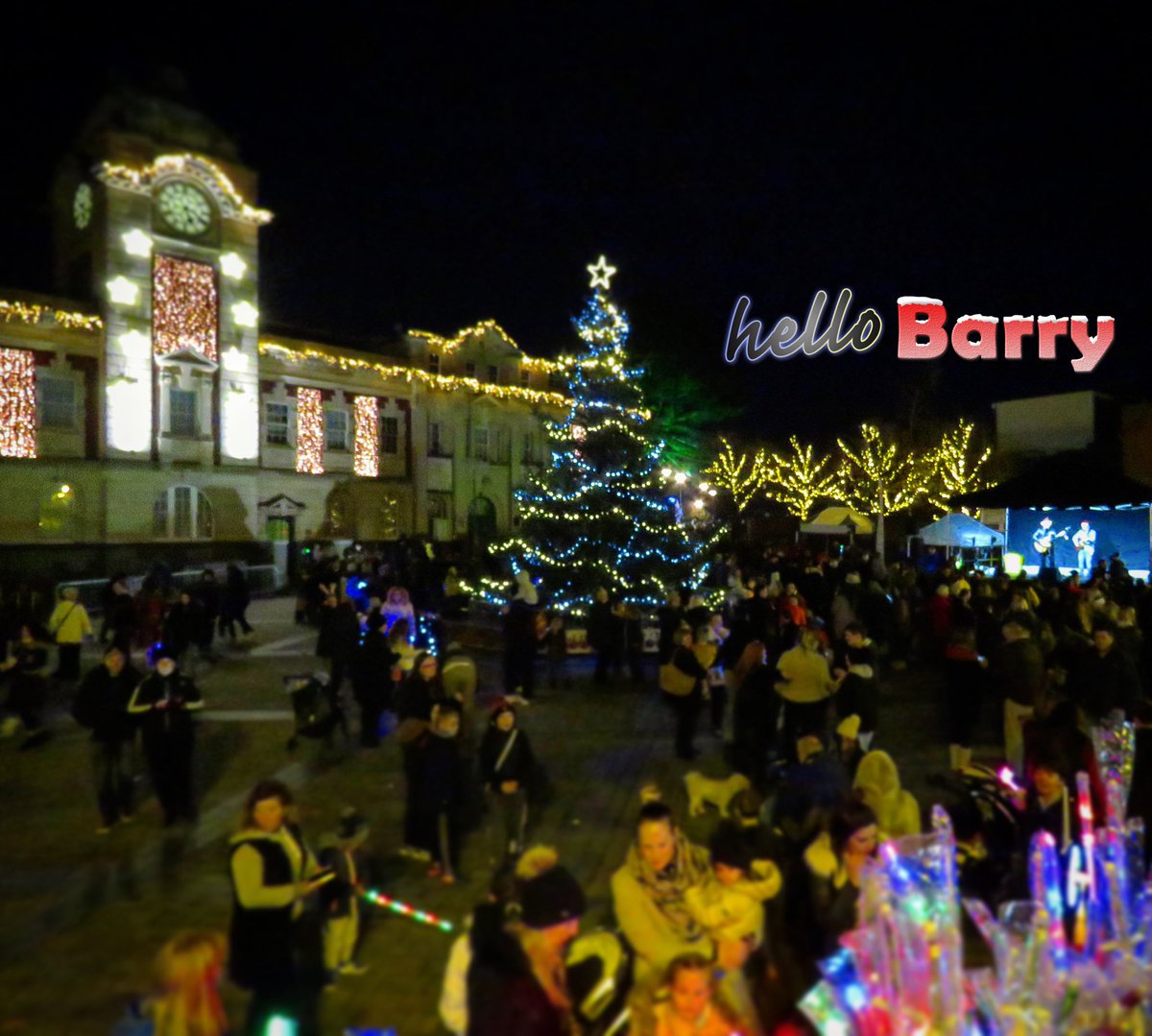 Holton road Christmas celebrations tonight on the square #Christmas #valeofglamorgan