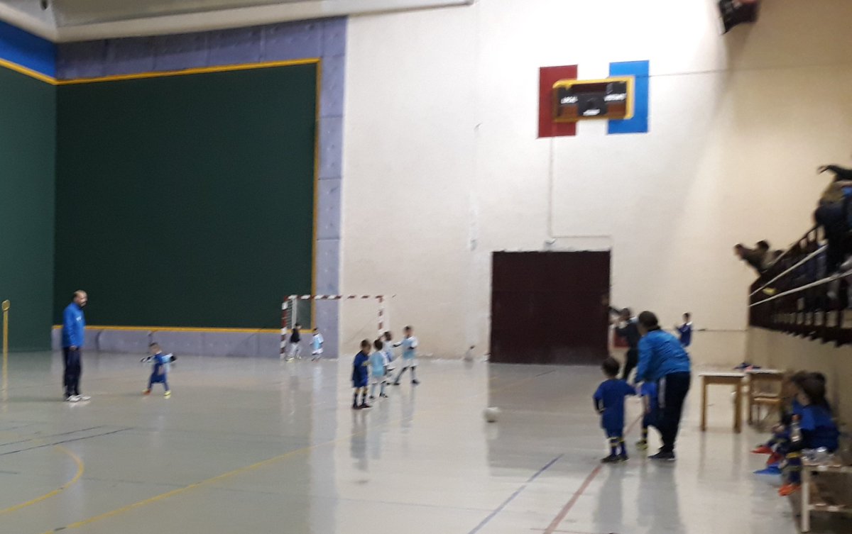 ADLLardero's tweet photo. Y después del derby de JUVENIL DIVISIÓN DE HONOR, partido de exhibición entre los equipos babys 2013/14 de @ADLLardero y @CDValleDelEbro. https://t.co/JlY0Oh3arj